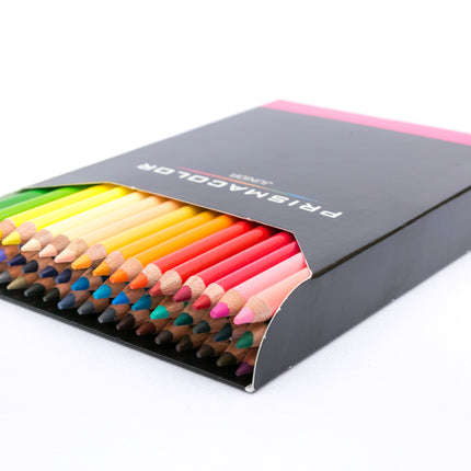 Caja de lápices Prismacolor Junior x48 con empaque tipo caballete y colores surtidos visibles en dos hileras, sobre fondo blanco.