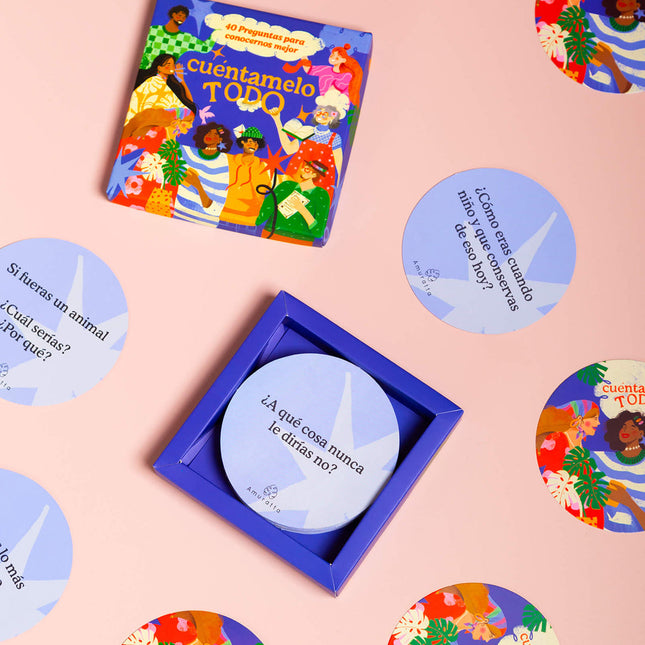 Caja de cartas Amuratta con 40 tarjetas ilustradas de preguntas para conversaciones profundas y divertidas.