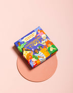 Caja de cartas Amuratta con 40 tarjetas ilustradas de preguntas para conversaciones profundas y divertidas.