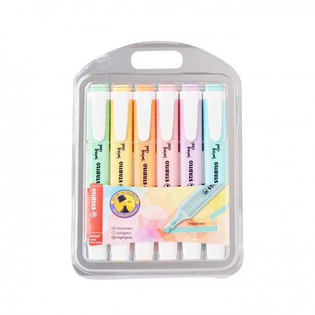 Set de seis resaltadores Stabilo Swing Cool Pastel en tonos pastel suaves (turquesa, menta, melocotón, rosa, amarillo, violeta), con diseño plano y clip visible.