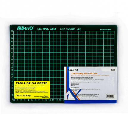 Tabla salvacorte Kw-Trio verde tamaño A4 con cuadrícula centimétrica, superficie autorregenerativa y diseño en capas, ideal como base de corte para manualidades.