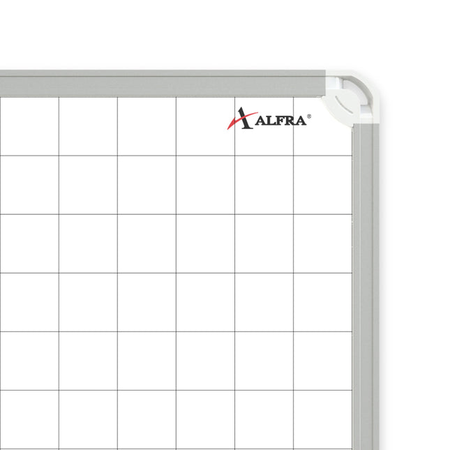 Tablero acrílico blanco Platino Alfra 80×120 cm con marco metálico rígido, superficie cuadriculada magnética y posibilidad de montaje vertical u horizontal.