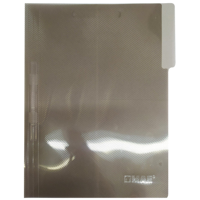 Carpeta legajadora Mae tamaño carta semitranslúcida en polipropileno con broche plástico de color humo, sobre fondo blanco.