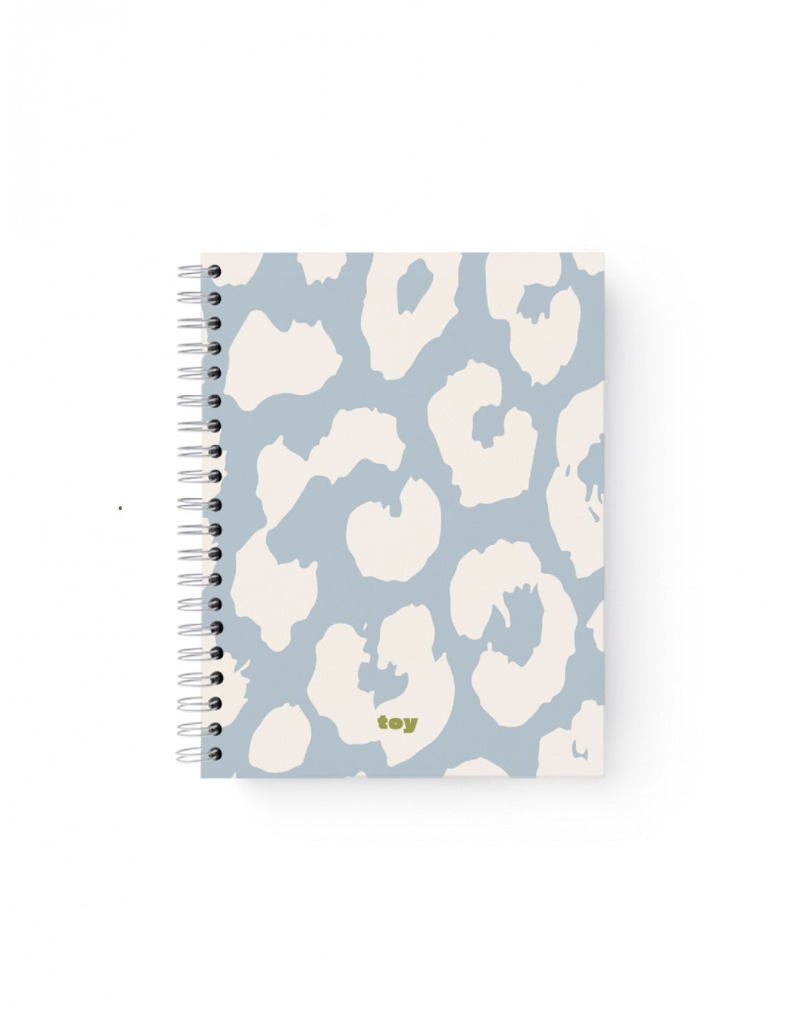 Cuaderno grande con diseño animal print azul claro sobre fondo beige y argollado metálico.

