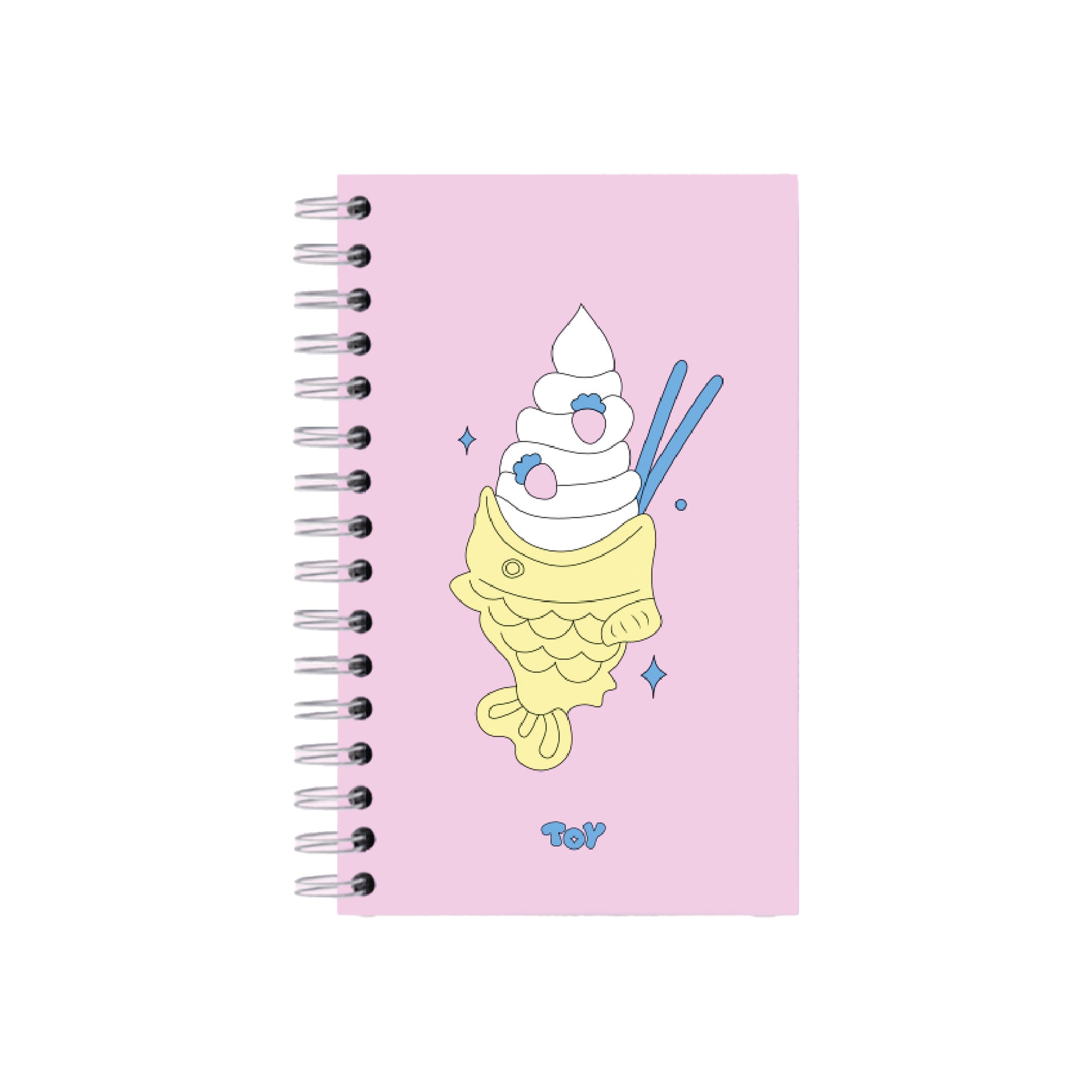 Cuaderno mediano Toy Ice Cream con portada rosa y dibujo de postre japonés taiyaki. 80 hojas rayadas o cuadriculadas, stickers y bolsillo. Envíos a toda Colombia.