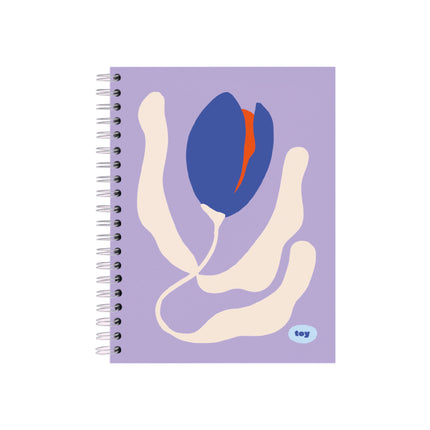 Cuaderno argollado grande Floral Lila Toy (modelos 123206126 y 123206121), tamaño ~21,5×28 cm, 80 hojas rayadas o cuadriculadas, argollado metálico, bolsillo y stickers sobre fondo blanco.