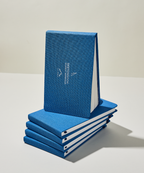 Sketchbooks Alpen Acuarela 22×14 cm azul marino, tapa dura con banda elástica, 24 hojas de 300 g con 60% algodón para técnicas húmedas.