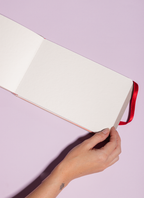 Hojas Sketchbook Alpen Acuarela 22×14 cm color gris, tapa dura con banda elástica, 24 hojas de 300 g con 60% algodón para técnicas húmedas.