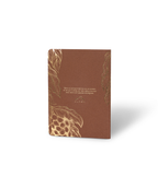 Contraportada Libreta Econotas Alpen 15×21 cm color café con ilustraciones de ramas en foil cobre y 32 hojas ecológicas cosidas en hilo.