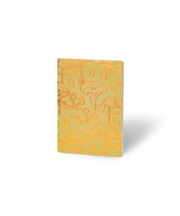 Portada Libreta Econotas Alpen 15×21 cm color oliva, portada con estampado en foil cobre, 32 hojas ecológicas cosidas en hilo.