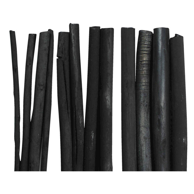 Set de 12 barras de carboncillo Charcoal para dibujo artístico, ideales para trazos intensos, sombreados y efectos realistas en papel.