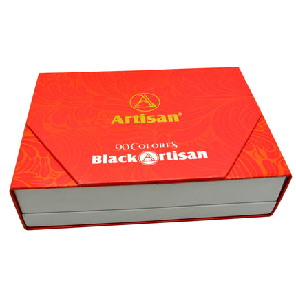 Estuche cerrado Black Artisan con diseño rojo y dorado, ideal para regalo.