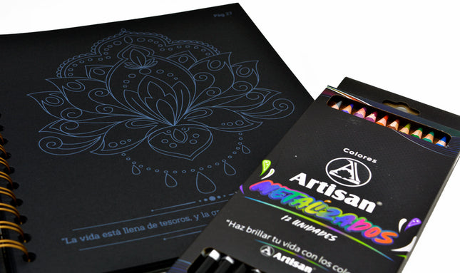 Kit creativo con libro de mandalas en tinta negra y estuche de 12 lápices metalizados Artisan: dorado, plata, cobre y más tonos brillantes.