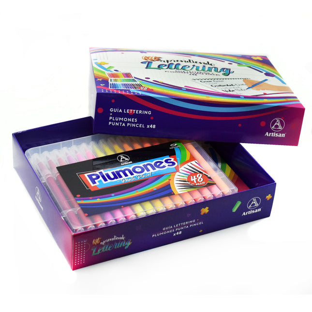 Kit lettering Artisan: guía argollada con plantillas y práctica, más caja transparente con 48 plumones de punta pincel en colores surtidos.