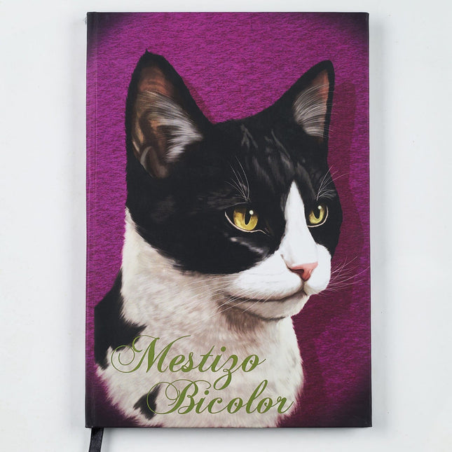 Agenda Los Cartujos Gato Mestizo Bicolor con tapa dura ilustrada y hojas internas eco Earth Pack rayadas, punteadas y en blanco.