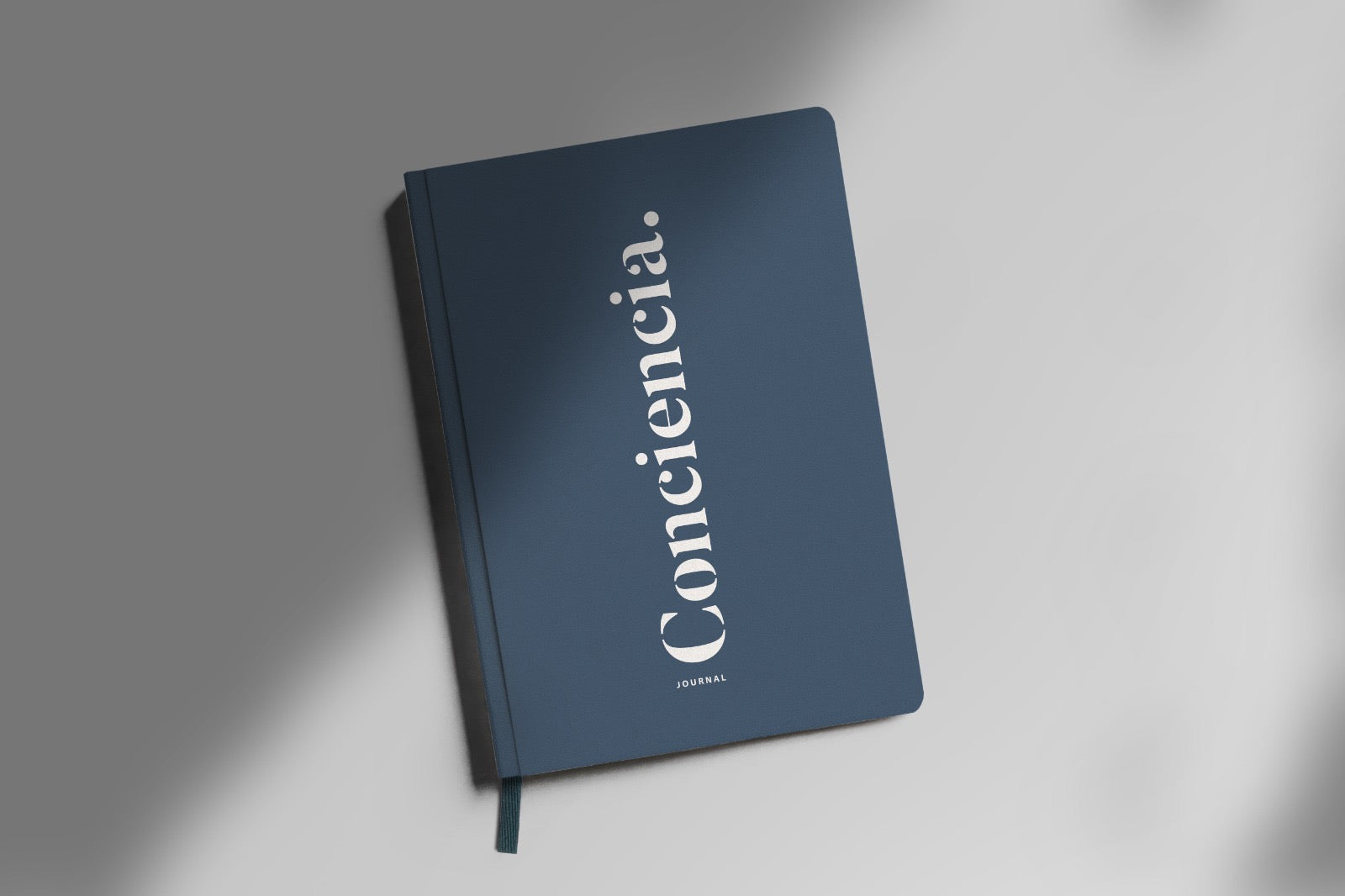 Portada Journal Conciencia con portada de frase, 204 páginas y frases reflexivas, elaborado con papel reciclable.