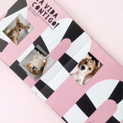 Interior Álbum de fotos Toy Ask Me About My Pet cuadrado de 25x25 cm con páginas para recuerdos de perros, gatos y mascotas.